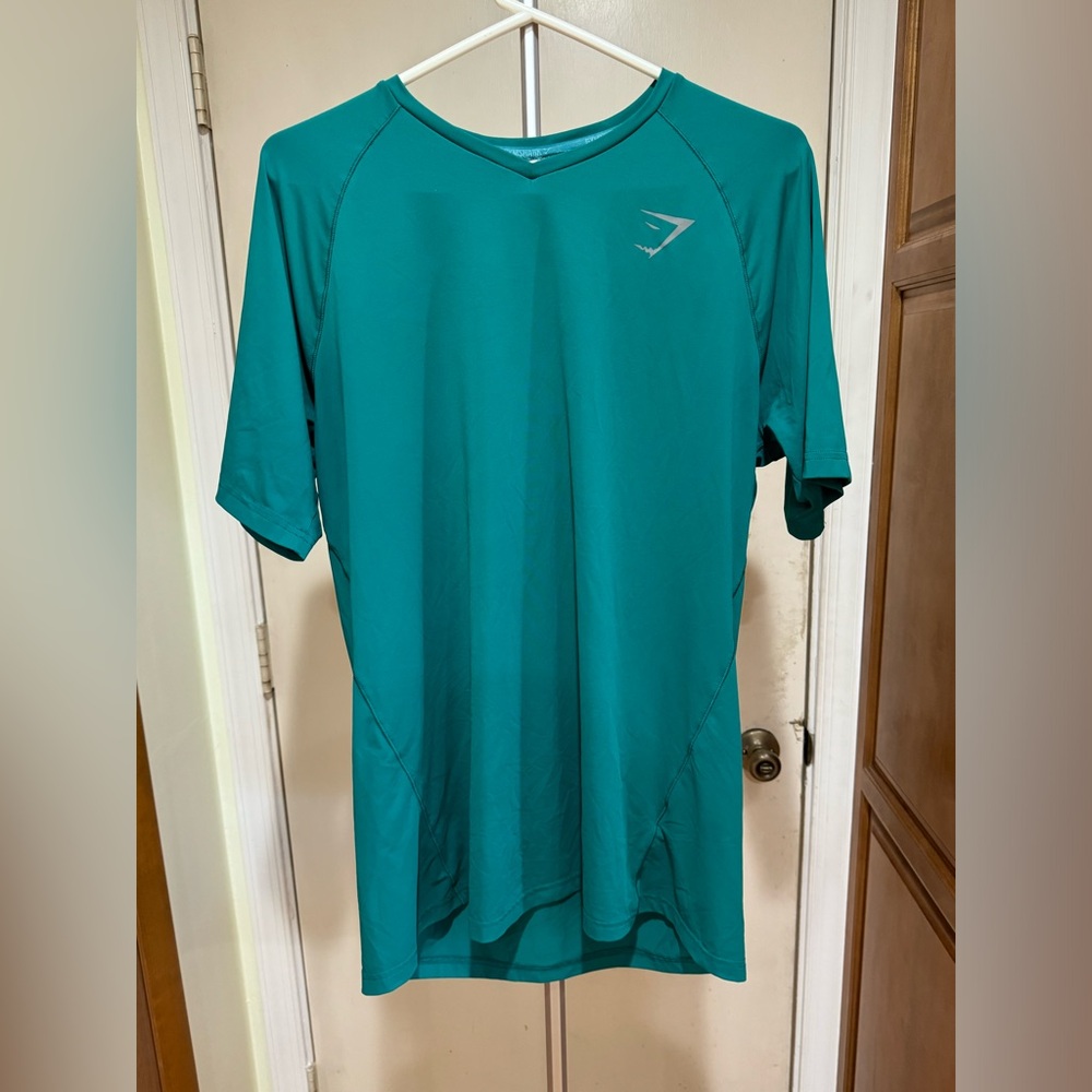 Gymshark Green Short Sleeve Shirt V-Neck Size XL